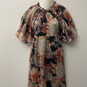 Entro Charcoal Floral Puff Sleeve Mini Dress Size L